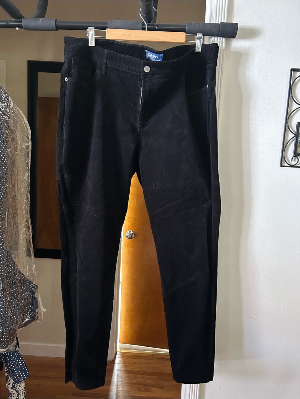 NWOT Old Navy Rockstar Mid-Rise Black Corduroy Skinny Pants